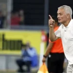 足坛悲喜一夜!穆里尼奥13轮不败,距榜首6分,勒沃库森距拜仁3分-足球今天-足球赛事-足球赛程网