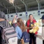 菲律宾遣返中东工人超4,000人，暖心接机现场曝光-足球今天-足球赛事-足球赛程网